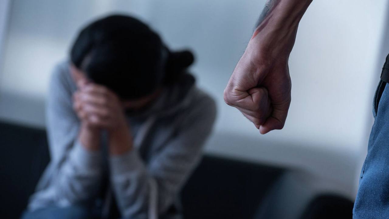 В Казахстане приняли закон о криминализации домашнего насилия 