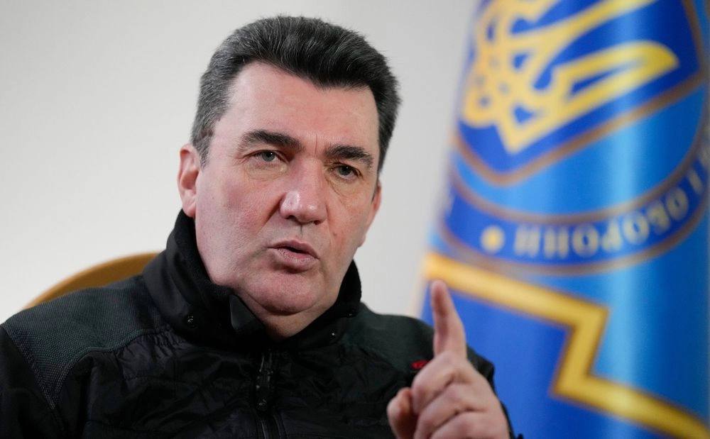 Украина не может насильно вернуть военнообязанных из-за границы, — Алексей Данилов