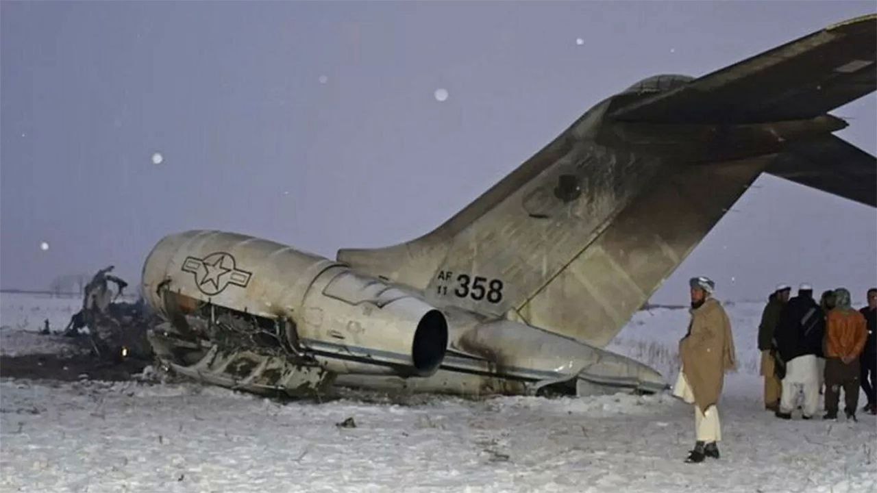 Талибы могли утащить из разбившего российского самолёта более $1,2 млн наличных