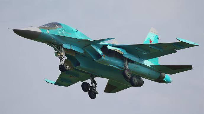 В ночь на 4 января на аэродроме «Шагол» в Челябинске сгорел военный самолёт Су-34, сообщает «Украинская правда» со ссылкой на источники в спецслужбах