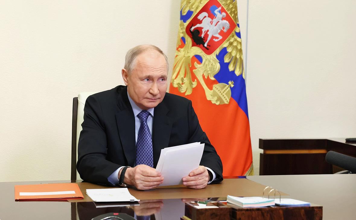 Путин подписал закон о конфискации имущества за «фейки» о российской армии