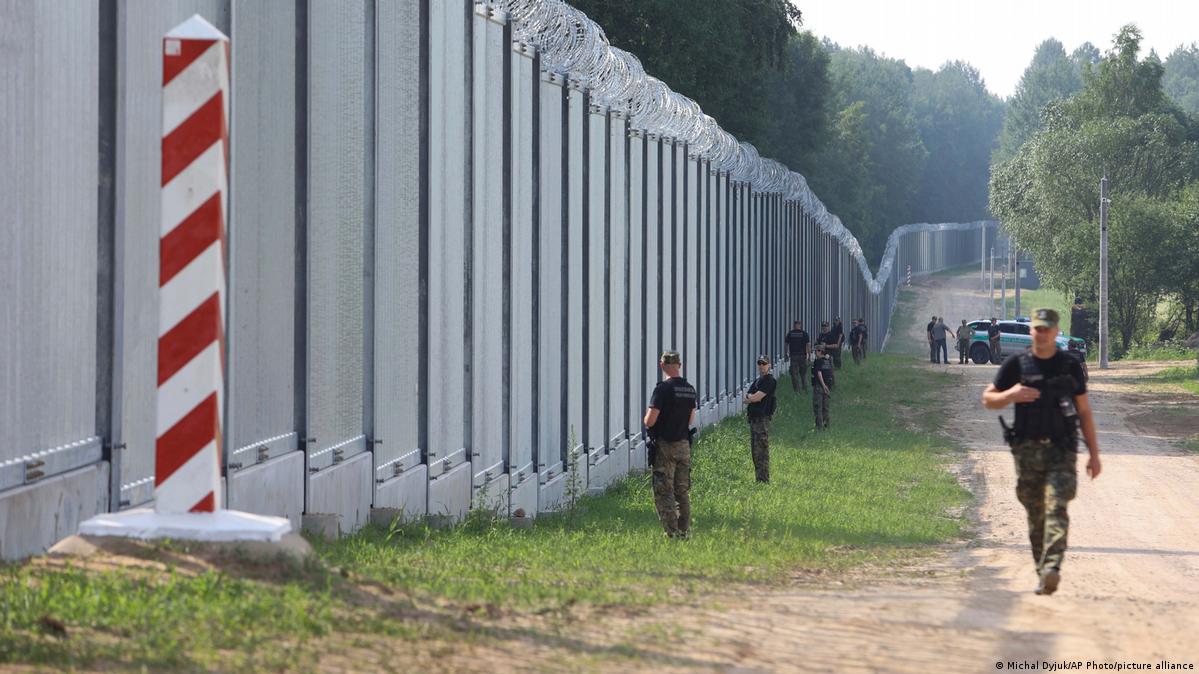 Польша планирует построить вторую линию заграждений на границе с Беларусью