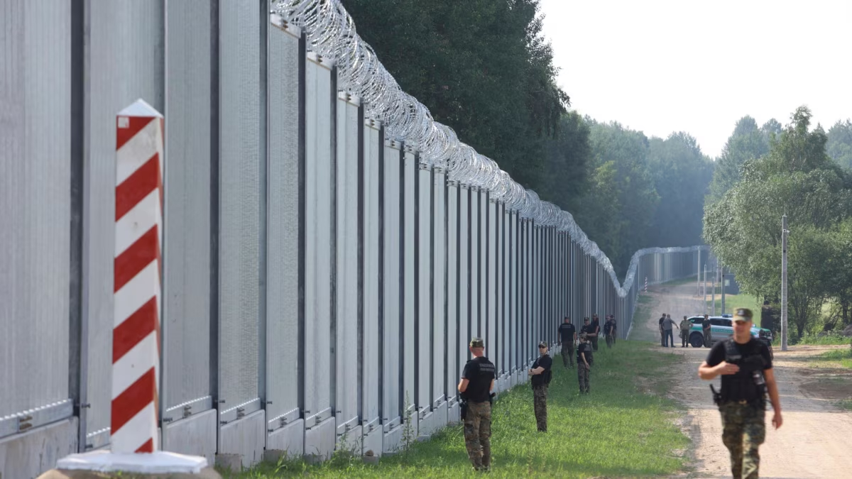 Польша может открыть один пункт пропуска на границе с Беларусью