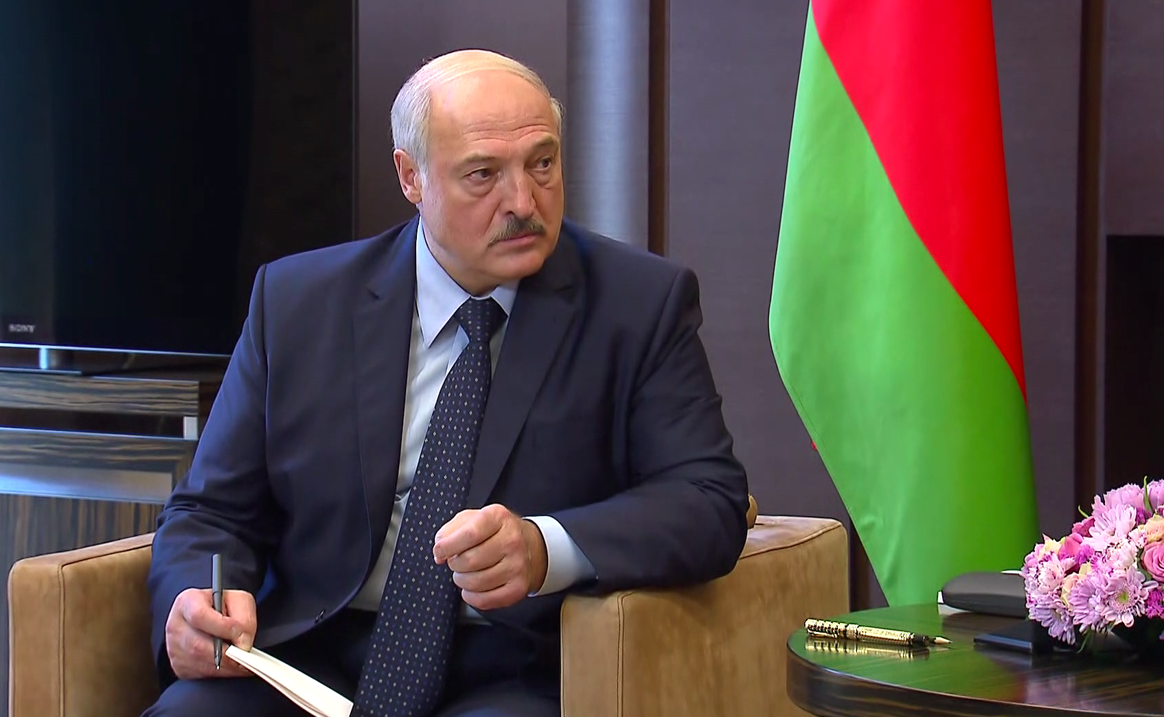Лукашенко объяснил, почему Беларуси не суждено процветать