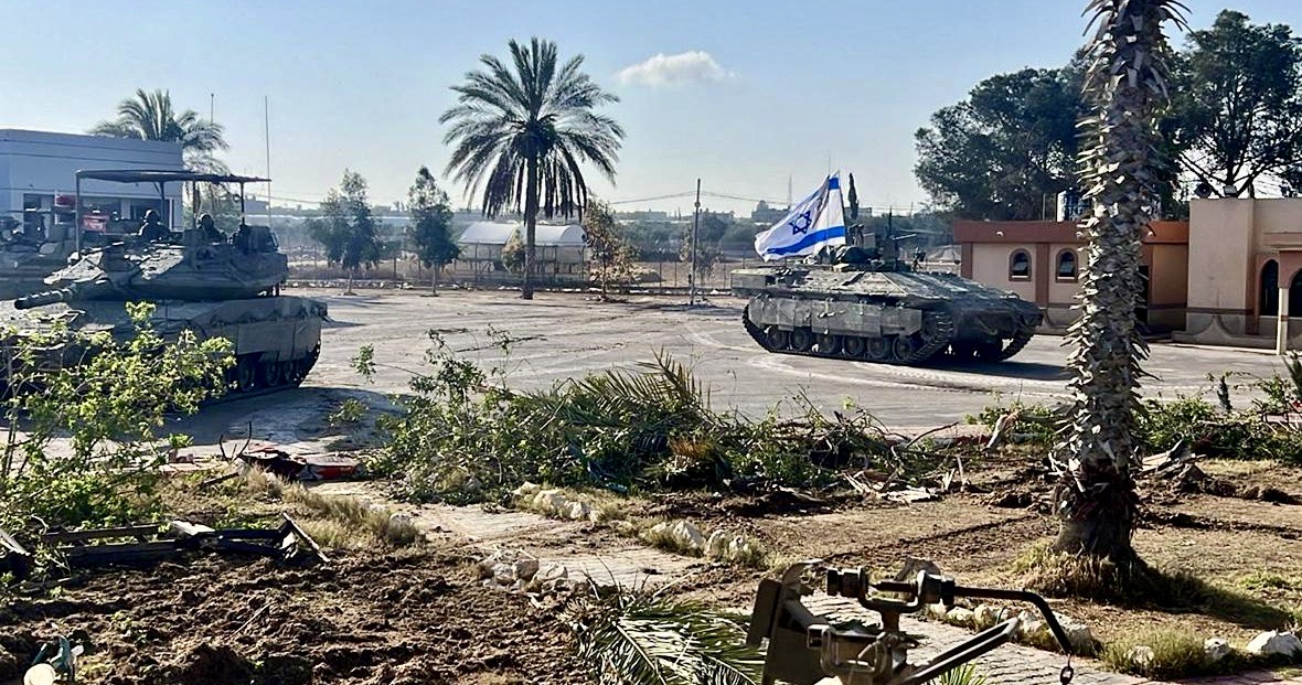 Израиль взял под контроль пограничный пункт Рафах