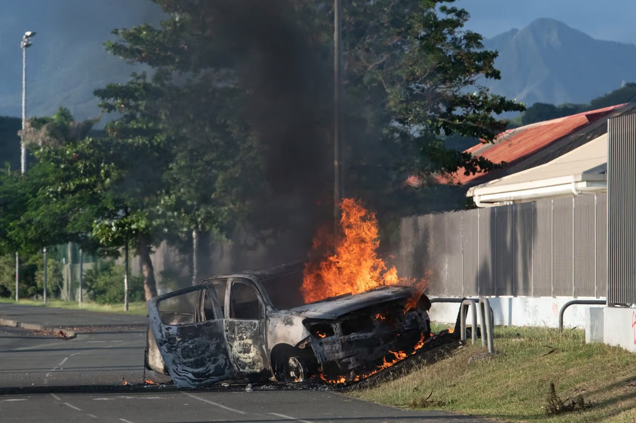 Массовые беспорядки в Новой Каледонии