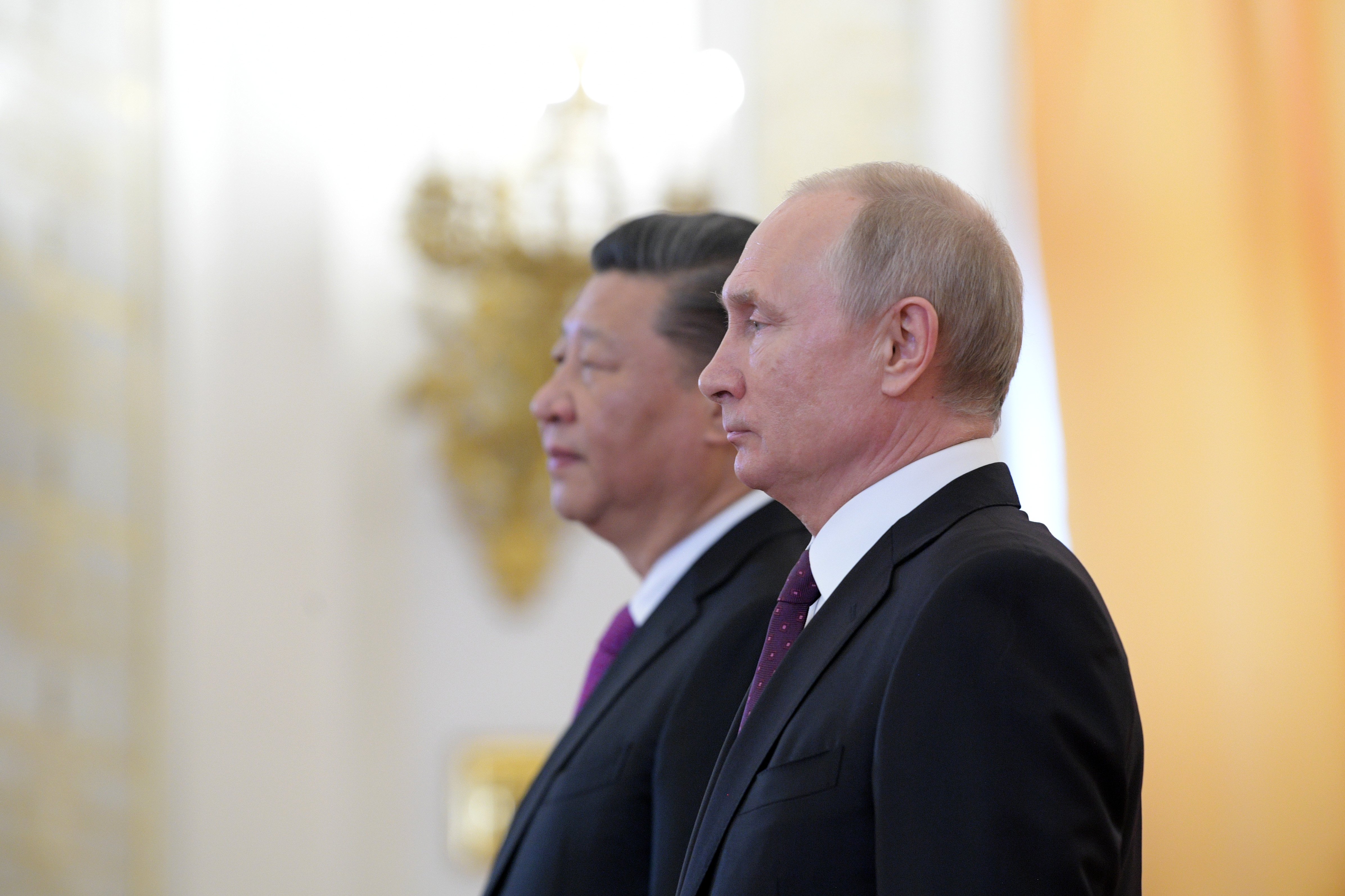 Китай начал или вскоре начнёт поставлять России летальное оружие