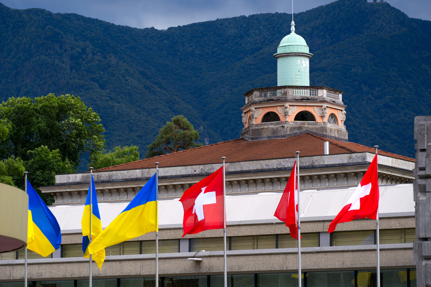 107 стран и организаций подтвердили участие в самите мира в Швейцарии