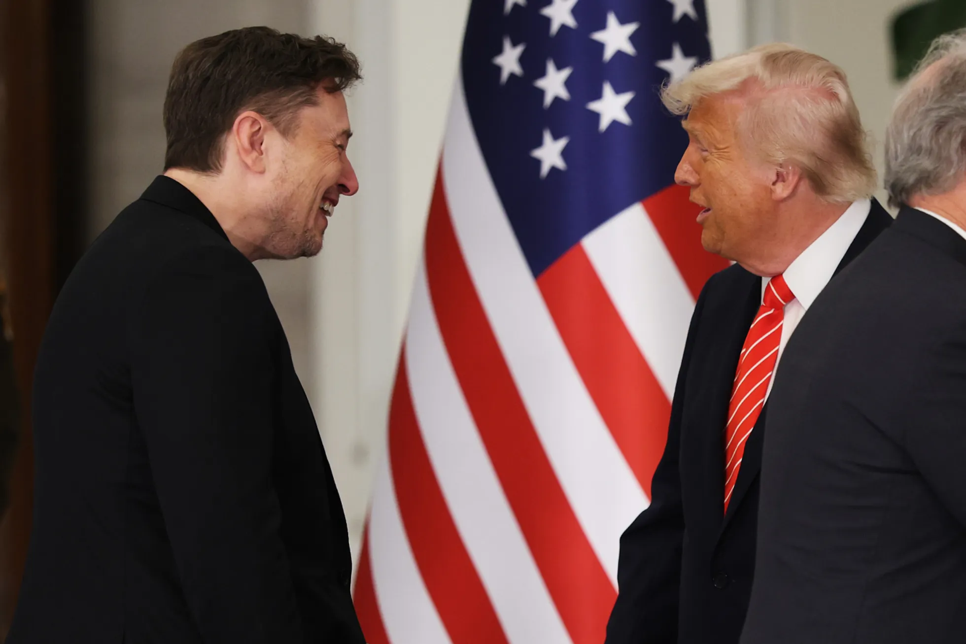 Илон Маск извинился за свои посты о Дональде Трампе: 