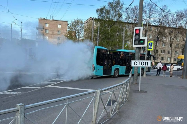 Лазурные автобусы МАЗ продолжают самопроизвольно возгораться в Санкт-Петербурге