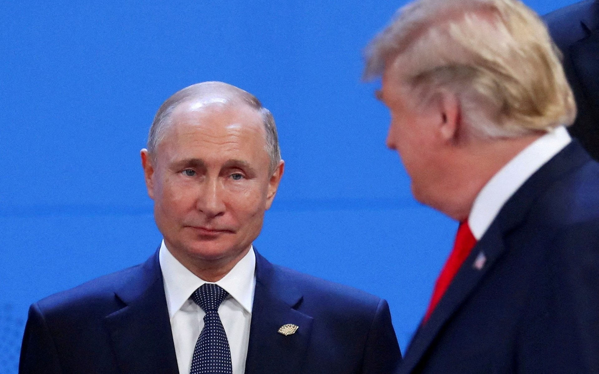 Москва празднует, Кремль ликует, рубль растёт — а Трамп, похоже, снова ограничился громкими словами