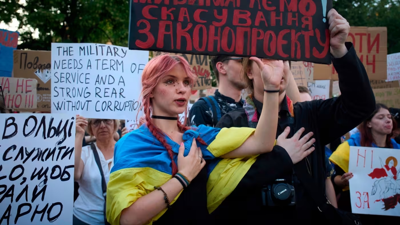 70 «слуг народа» против Зеленского?  