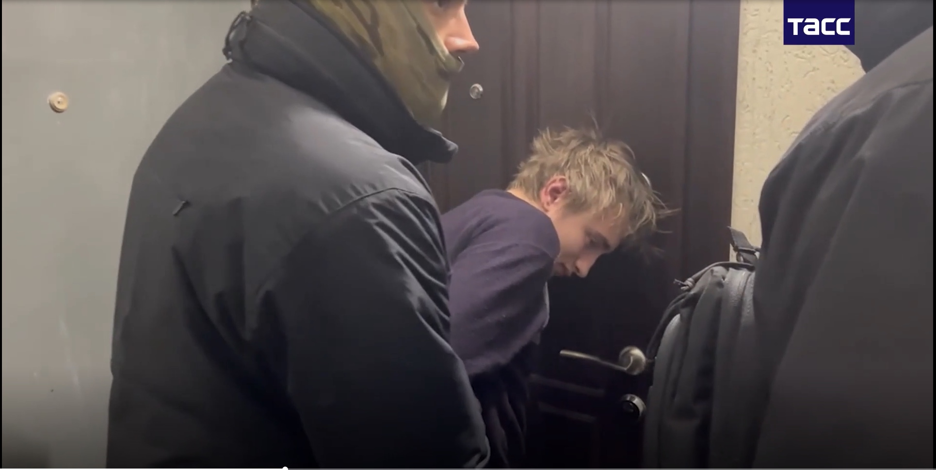 Во временно занятом иностранными войсками Мариуполе осудили местного 18-летнего парня