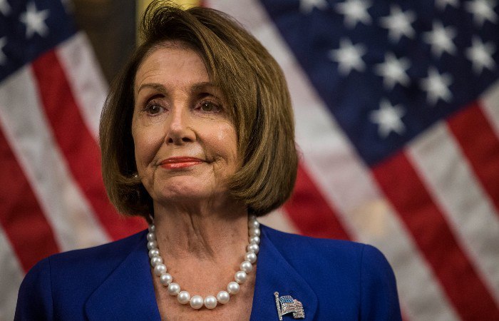 Уходит эпоха: Нэнси Пелоси, объявившая некогда войну Трампу, покидает Конгресс США