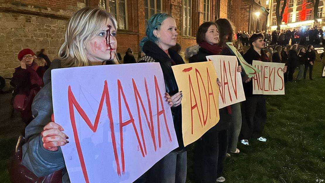 Латвия занимает первое место в Европе по числу убийств женщин: в Риге продолжаются массовые протесты против выхода из Стамбульской конвенции